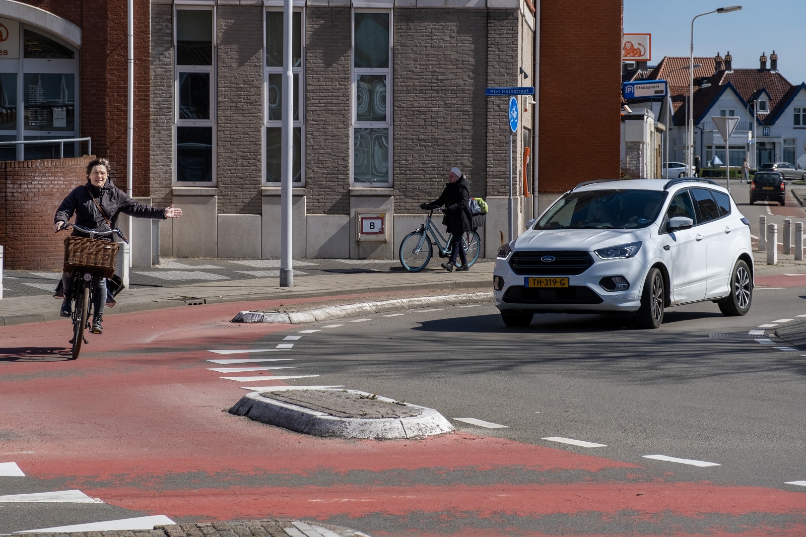 Rotonde met fietsstrook
